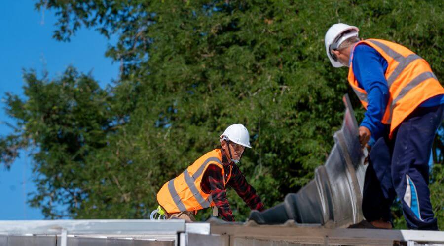 Expert Emergency Roof Repairs services in Edwards, MS